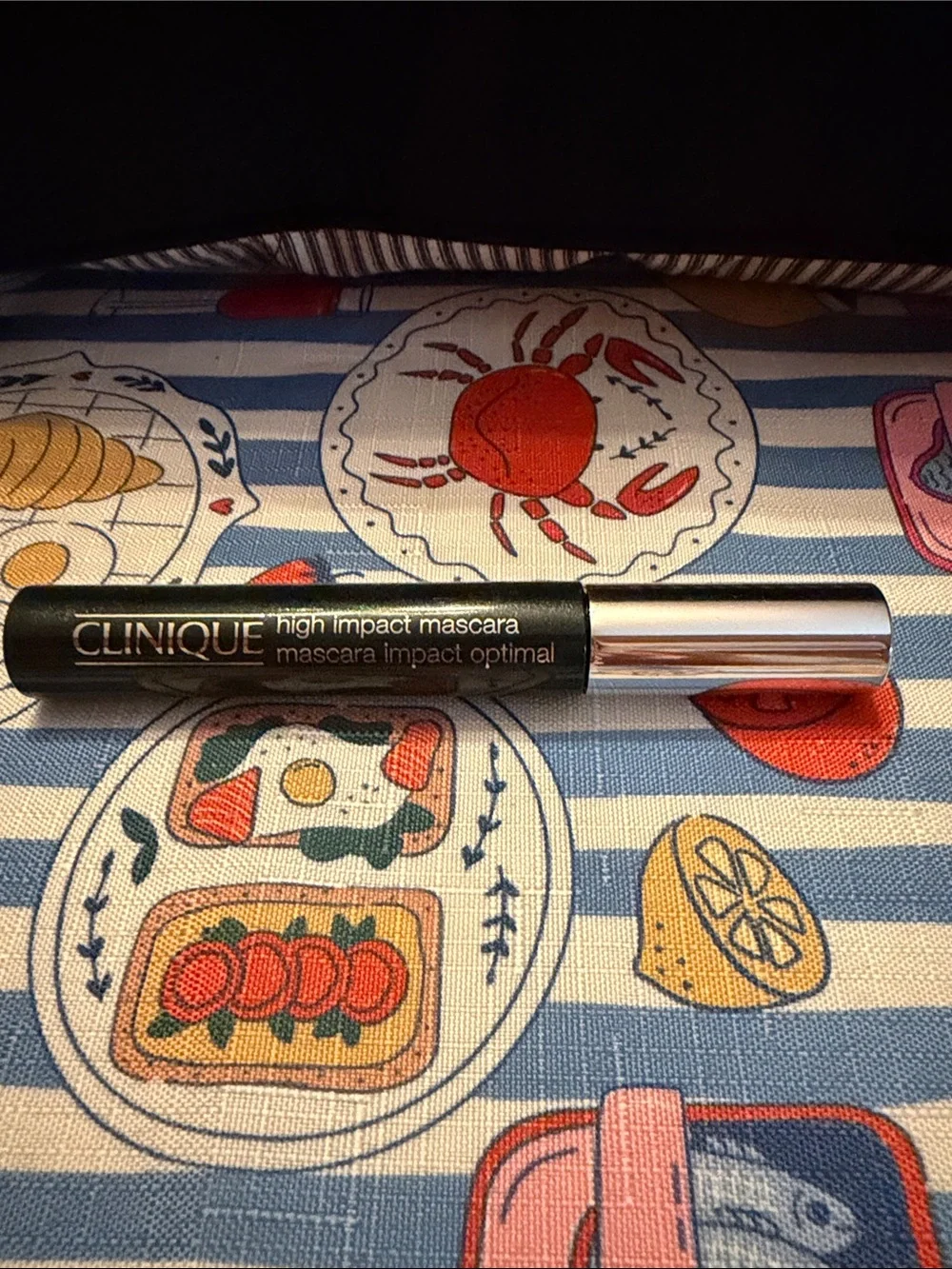 Clinique High Impact Volumizing Mascara — Black with Silver Cap